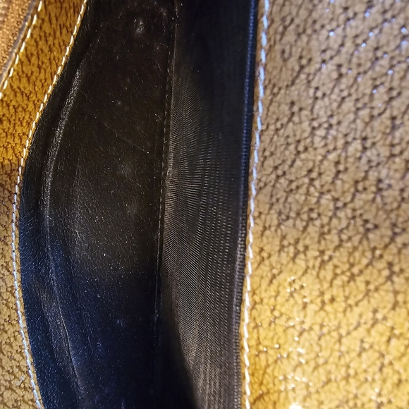 Authentic Gucci Wallet - Picture 14 of 16